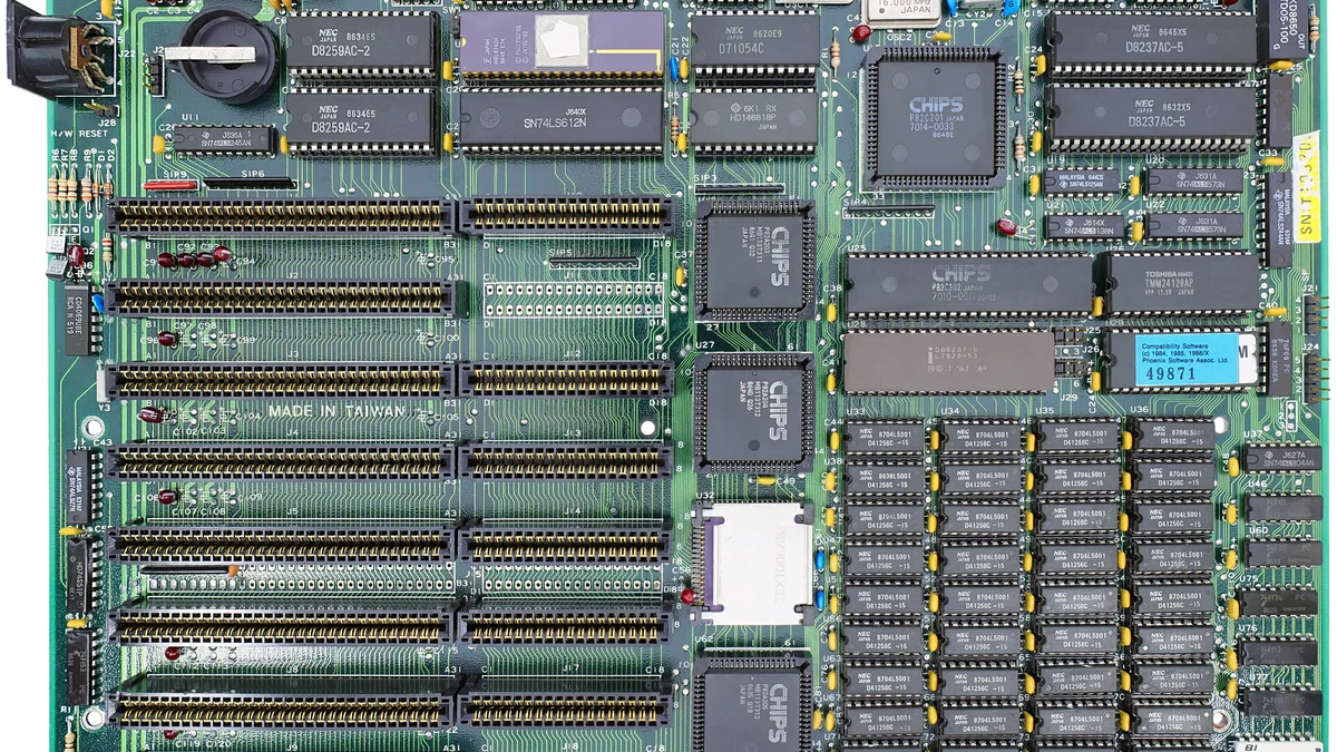 Fotografia real relacionada ao tema: gargalo de cpu ou gpu: como identificar sem cair em calculadora mágica