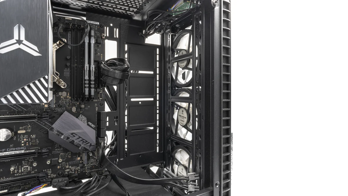 Computador gamer real usado para jogos e modificações